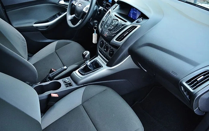 Ford Focus cena 26999 przebieg: 185000, rok produkcji 2012 z Łaszczów małe 154